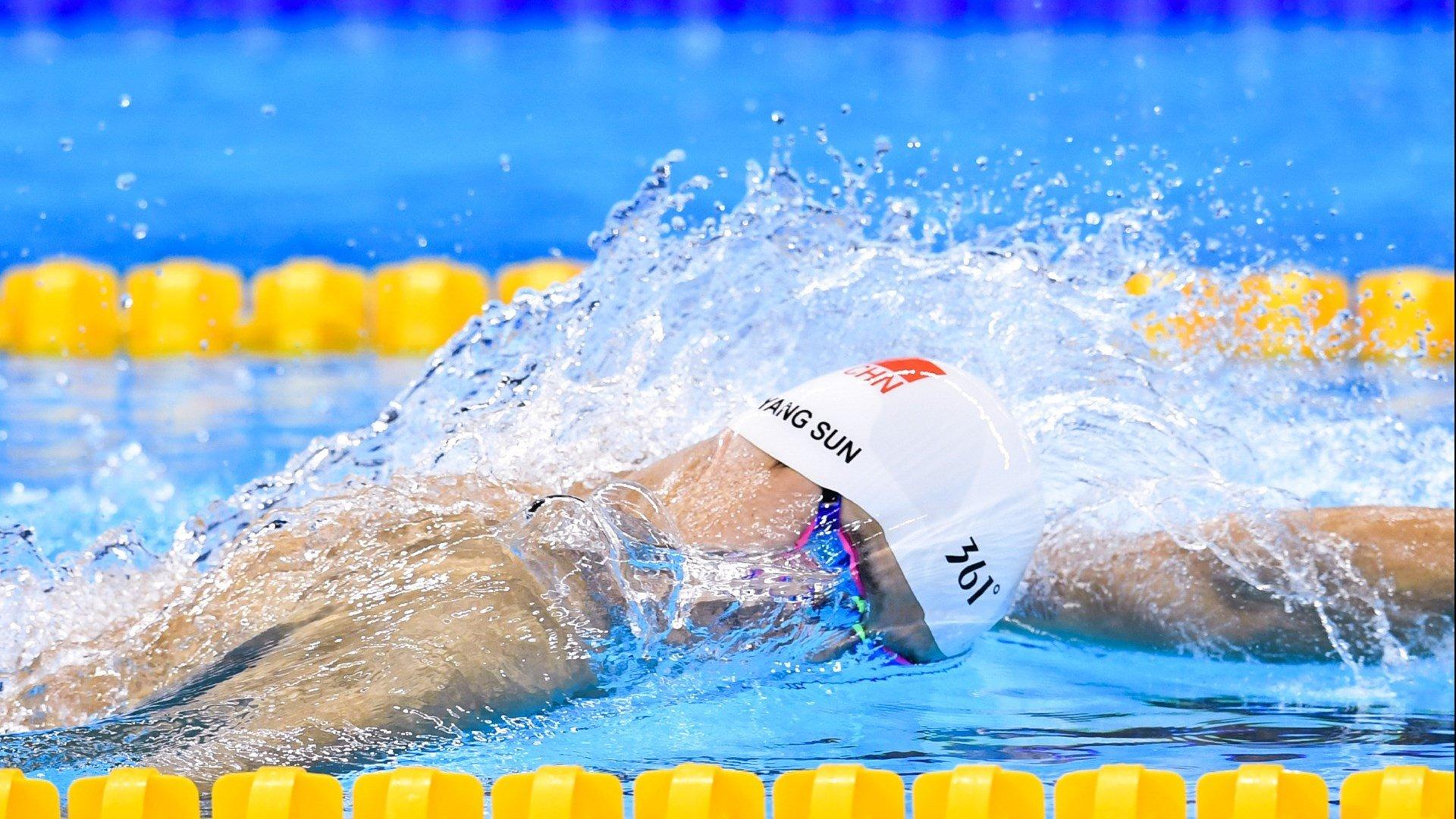 综合格斗巨星铁拳李昊强势卫冕,激战五回合点燃全球格斗迷热情