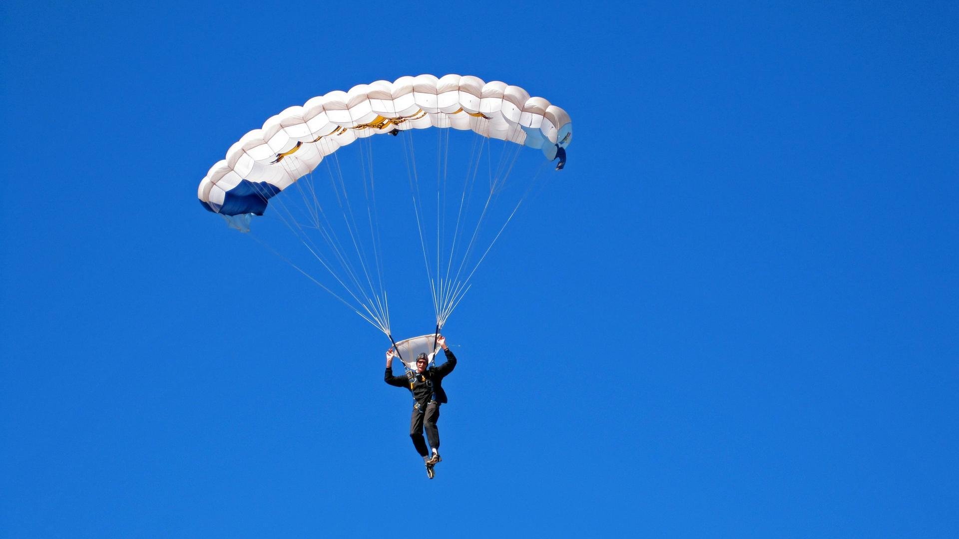 中国冰壶队世锦赛表现亮眼 新生代选手展现强劲实力