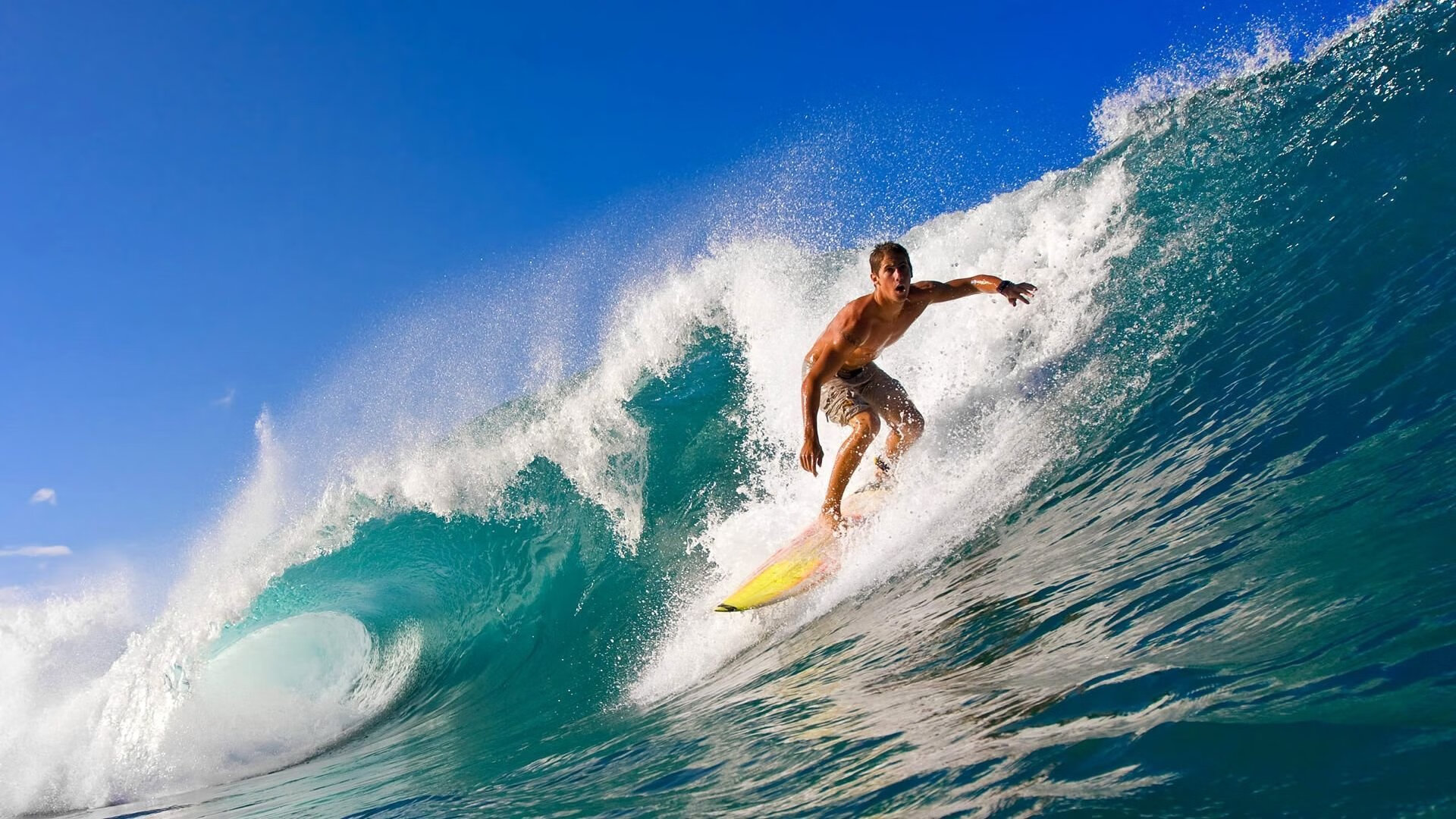 阿尔卡拉斯横扫对手晋级美网八强 新生代天王展现王者风范